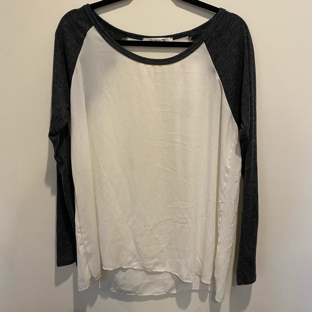 Long sleeve contrast baseball tee